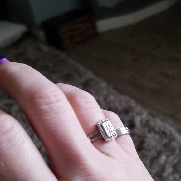 Beautiful 1/2 ctw 10k white gold engagement ring - Picture 7 of 8